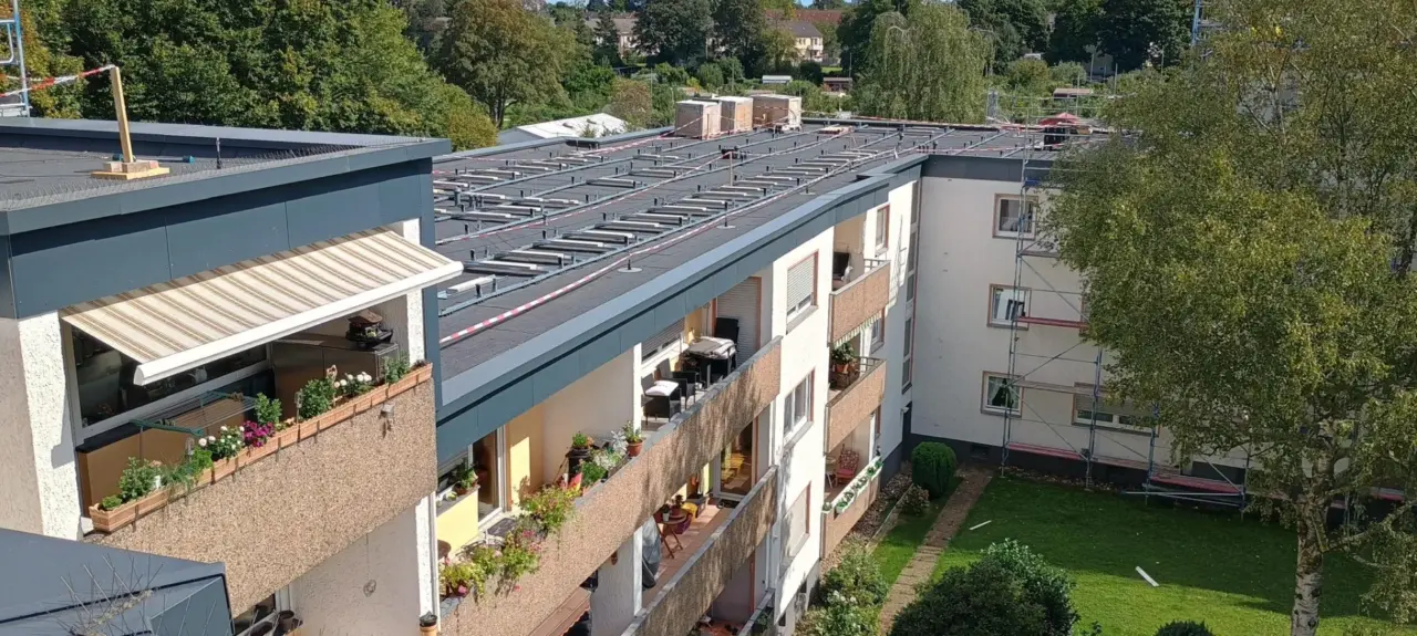 Projekt Liboristrasse: Aufbau der Solarmodule