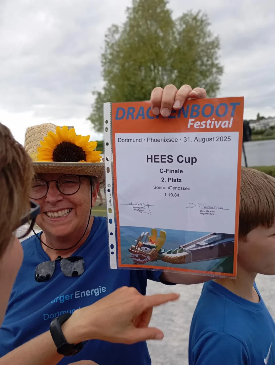 Die Sonnengenossen beim Drachenbootrennen auf dem Phoenixsee Dortmund